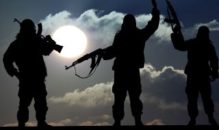 "Ислямска държава" се завръща! Tерористи готвят множество атаки по летище