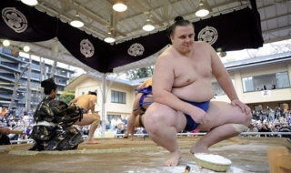 Награждават естонски сумист с орден