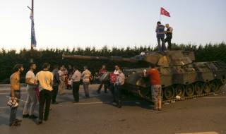 Паника в Анкара заради съмнения за нов преврат