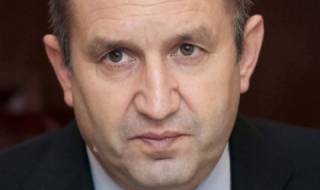 Румен Радев размаха пръст срещу партиите