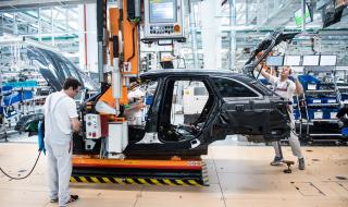 Съседите с голяма инвестиция в електромобилите