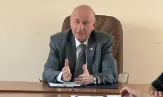 Председателят на Агенцията за бежанците Иван Иванов пред ФАКТИ: Фокусът върху децата бежанци е сред приоритетните за ЕС