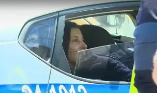 Фолкпевицата Дебора се изправя отново пред съда