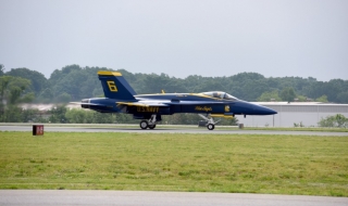 US пилот от „Сините ангели“ катастрофира в Тенеси