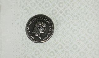 Ценна римска монета задържаха митничари