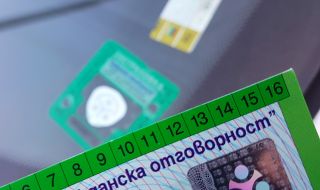 Прокарват с лобистки закон незаконни стикери за милиони