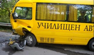 Две катастрофи с автобуси с деца, при едната има загинал