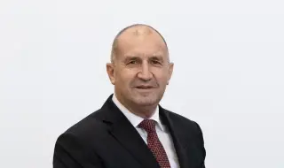 Президентът Радев ще участва в церемония по присвояване на първо офицерско звание на курсанти