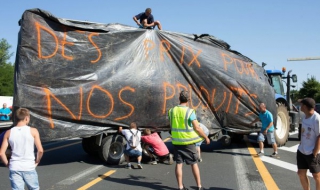 Протестиращи фермери блокираха Лион