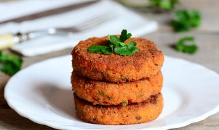 Рецепта за вечеря: Кюфтенца с моркови и боб