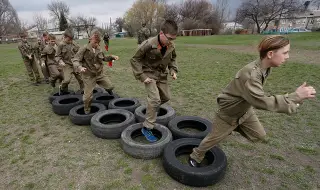 British intelligence: Moscow is forcing conscripts to sign open-ended contracts, those who refuse are threatened with a 