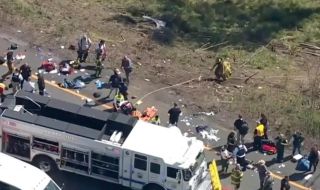Автобус с училищен оркестър уби двама души край Ню Йорк ВИДЕО