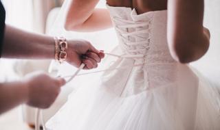 Булчинска рокля побърка мрежата (СНИМКА)