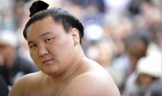 Котоошу с нов успех, Хакухо загуби