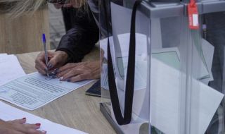 Руските власти в Украйна: Участниците в референдумите единодушно се обявиха за присъединяване към Русия