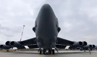 Тръмп хвърля срещу Иран и стратегическите бомбардировачи Б-52 