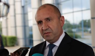 Старт на консултациите при президента