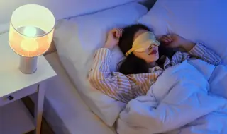 Светлината през нощта вреди на сърцето: Защо тъмната спалня е жизненоважна