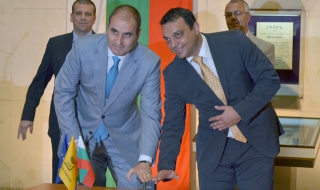 Тайните на държавата минават 2 млн. км. годишно