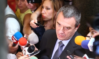 Парламентът да не работи при пик на протестите, препоръча Йовчев