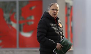 Емил Костадинов: За момента няма да сменяме Георги Дерменджиев