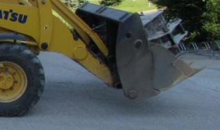 Багер проби водопровод, ранен е работник