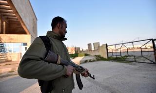 Джихадисти атакуват военни цели в Сирия