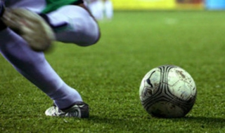 Комичен автогол реши мач в Китай (видео)