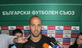 Ники Михайлов е бил в един от катастрофиралите автомобили. Все пак