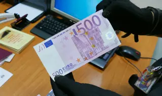 ГДБОП разби група фалшификатори на евро и документи, наблюдавала ги е от април