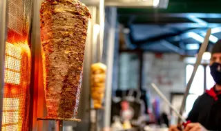 84 души пострадаха след консумация на дюнери в частно училище