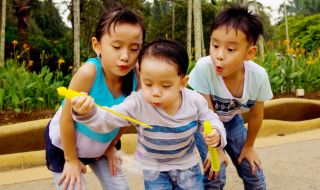 Китайските семейства вече имат право на до три деца