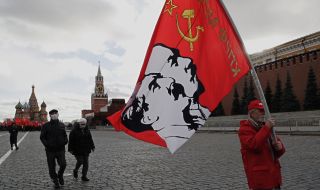 В Русия откриха бюст на Сталин – на 120 метра от паметника на жертвите на политическите репресии