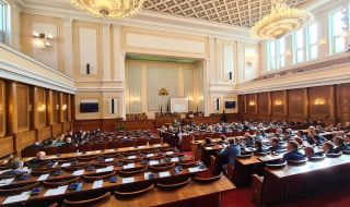 Парламентът не събра кворум – казусът с Пламен Николов се усложни