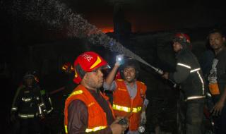 Трагедия в Бангладеш! Десетки жертви на пожар