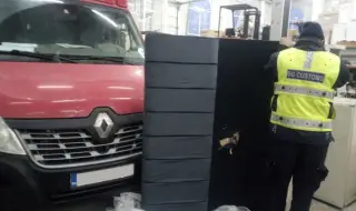 Иззеха над 244 340 къса цигари на ТД Митница Русе