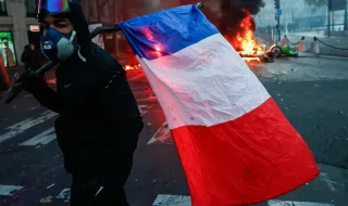 „Жълтите жилетки“ готвят нови протести във Франция