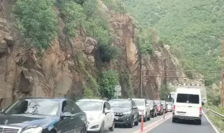 Свличане на скална маса задръсти Кресненското дефиле