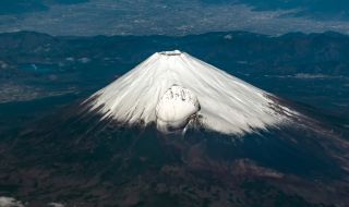 Япония: Спокойно, вулканът не е изригнал