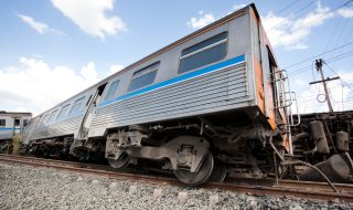 Товарен влак дерайлира в Русия вследствие на взривно устройство