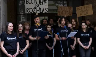 Protesters tried to storm the Czech parliament