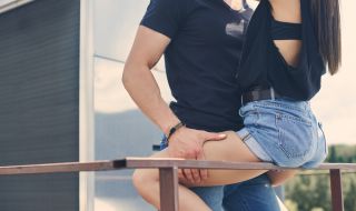 Светотатство: Заснеха двойка да прави секс в камбанарията на манастир (ВИДЕО)