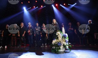 В НДК се състоя концерт с най-известните песни по стихове на Александър Петров