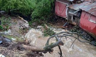 Огромни щети след потопа в Берковица