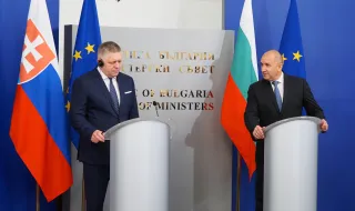 Радев посрещна Роберт Фицо в София с официална церемония 