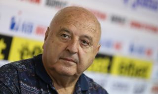 Венци Стефанов отново се жалва за липсата на ограничаващи правила за чужденците в родния футбол