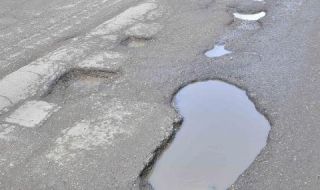 Защо стотици дупки зейнаха на магистрала "Тракия"?