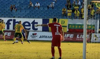 Първа победа за Несебър във Втора лига: 2:0 срещу Добруджа