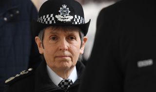Началникът на полицията в Лондон подаде оставка