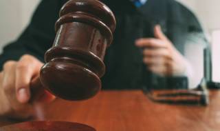 200 000 лева и условна присъда за шефка, уморила работник